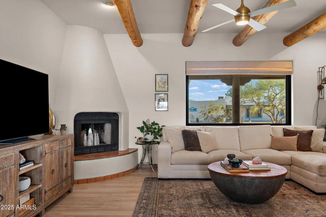 Real Estate Picture 8