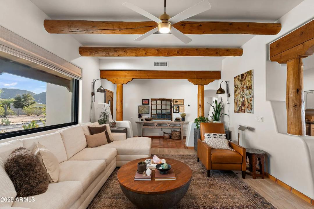 Real Estate Picture 4
