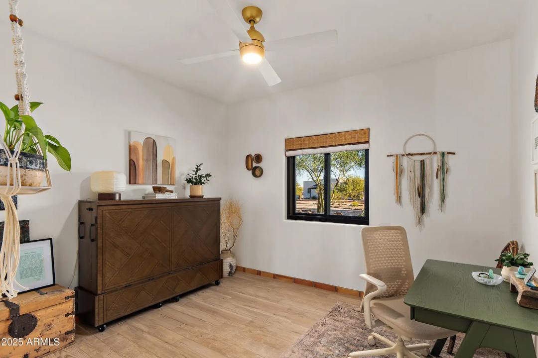 Real Estate Picture 12