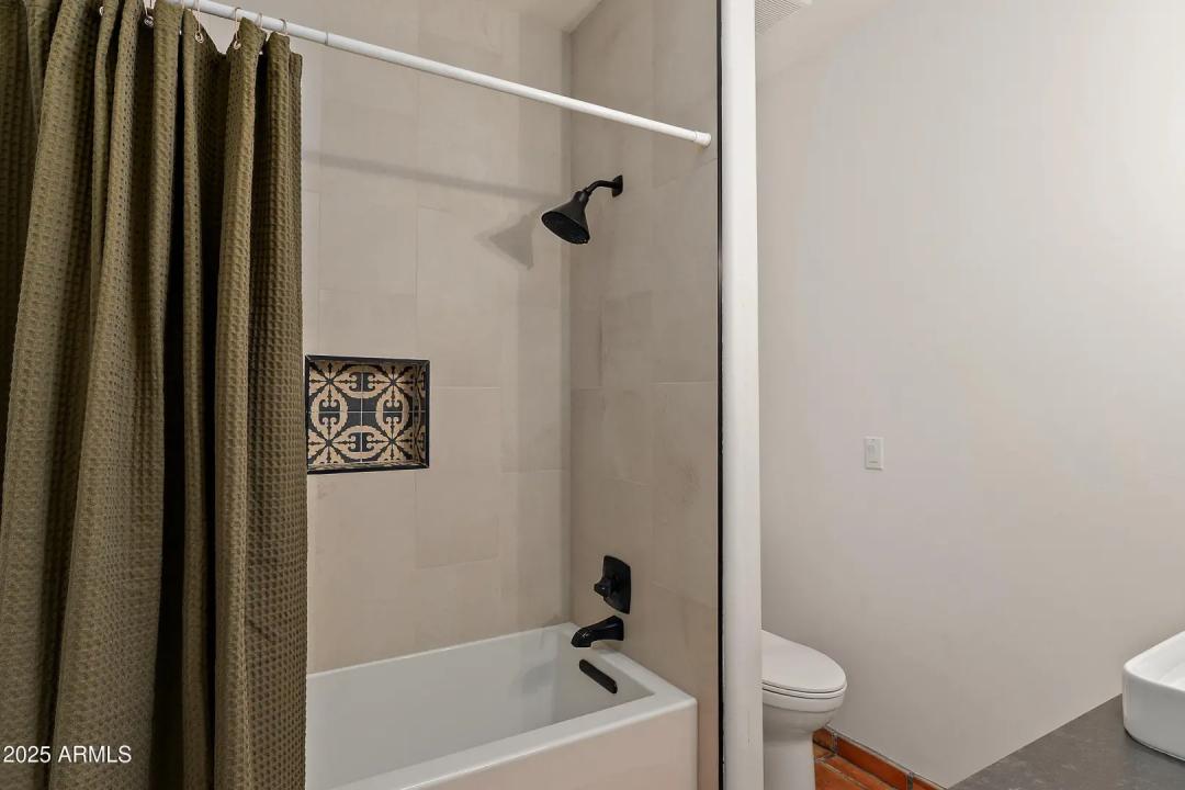 Real Estate Picture 15