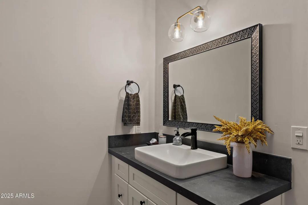 Real Estate Picture 16