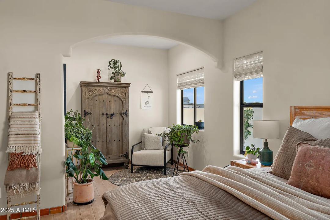 Real Estate Picture 5