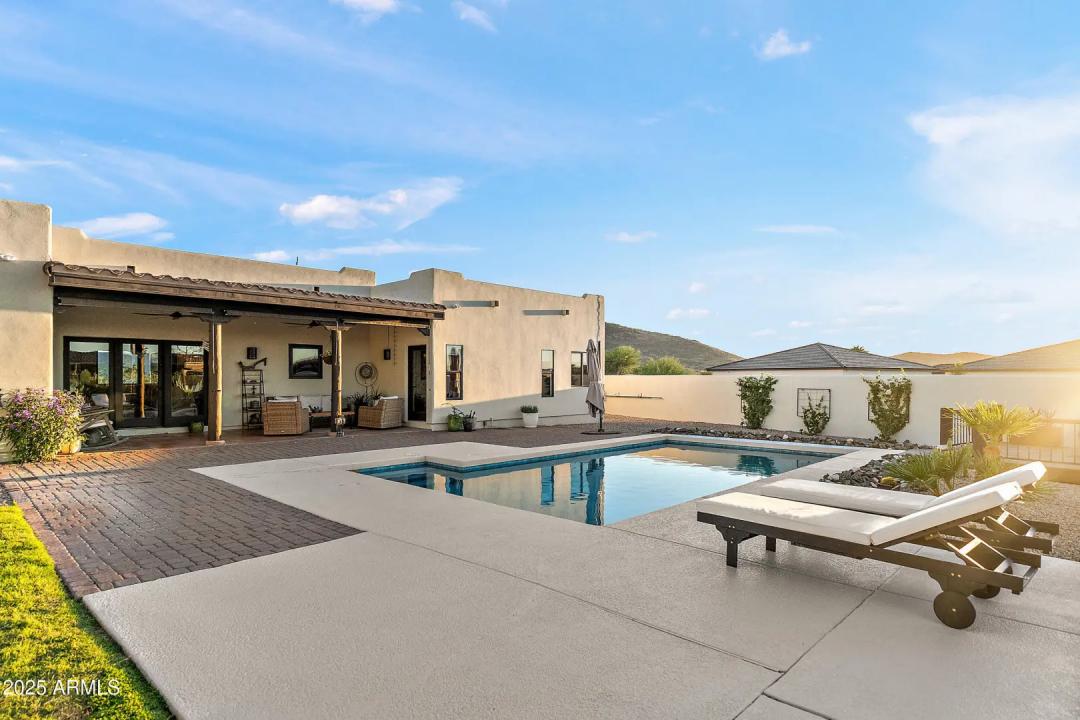 Real Estate Picture 23