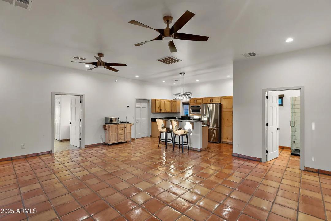 Real Estate Picture 34
