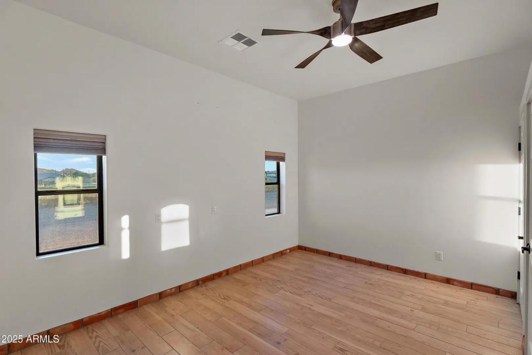 Real Estate Picture 35