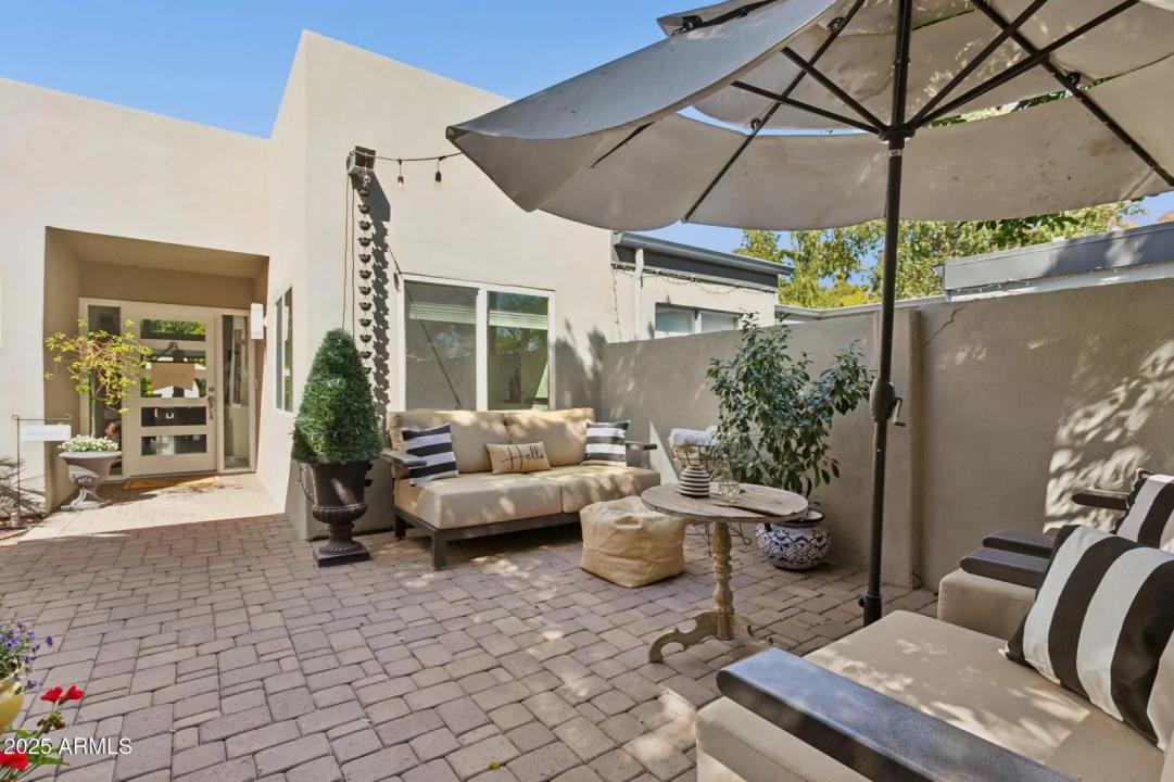 Real Estate Picture 6