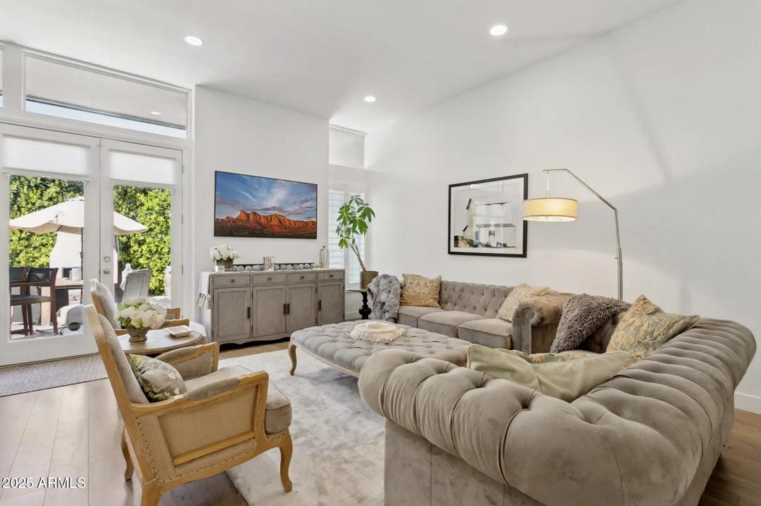 Real Estate Picture 3