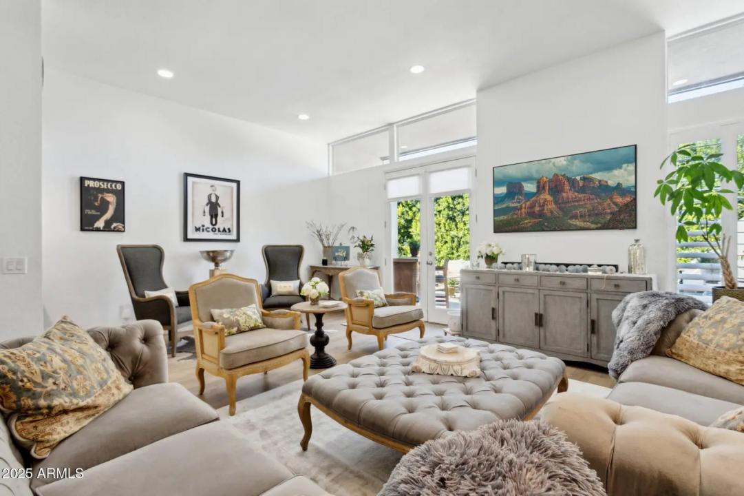 Real Estate Picture 11