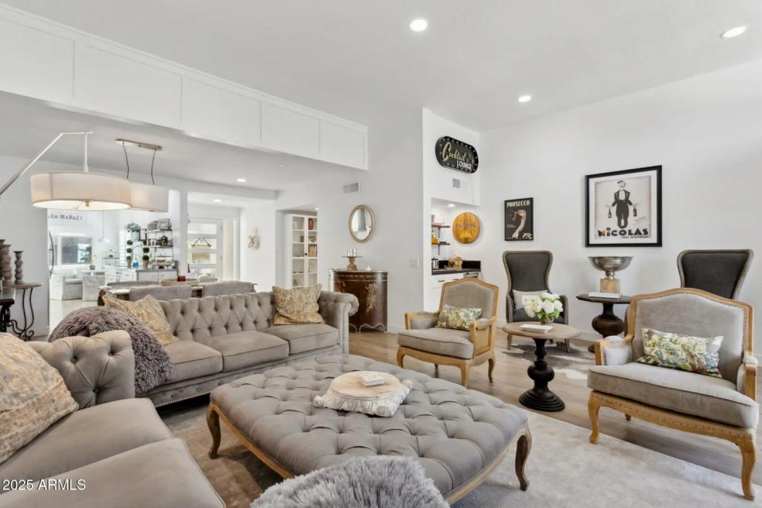 Real Estate Picture 12