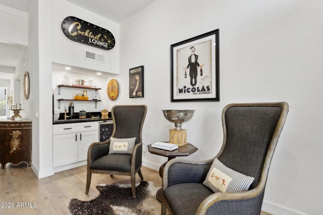 Real Estate Picture 14