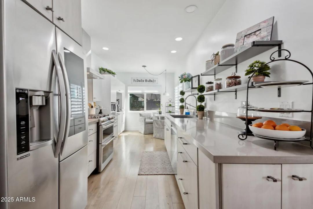 Real Estate Picture 17