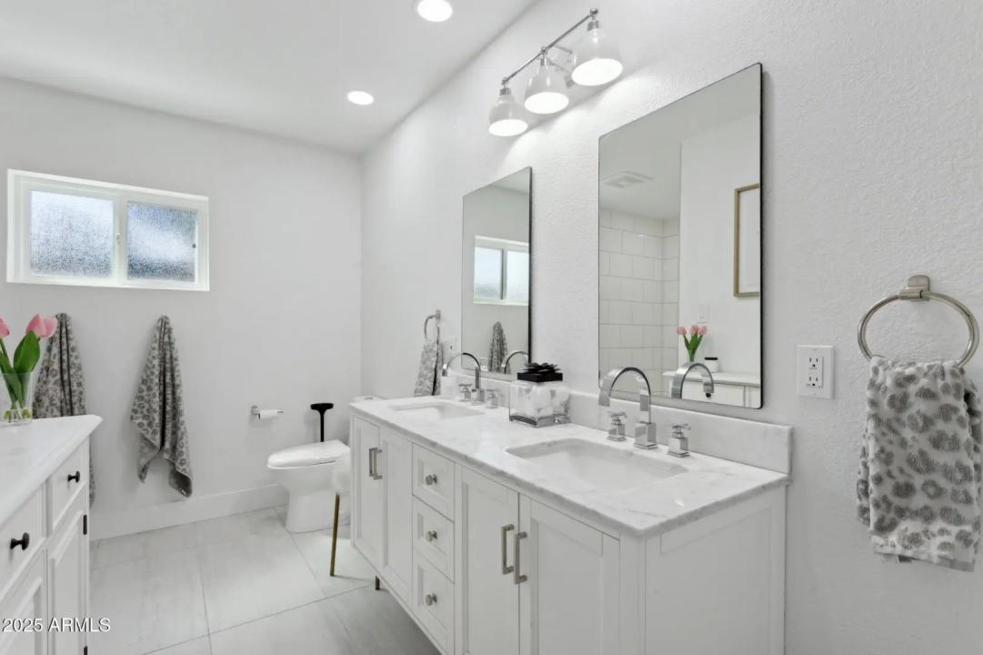 Real Estate Picture 23