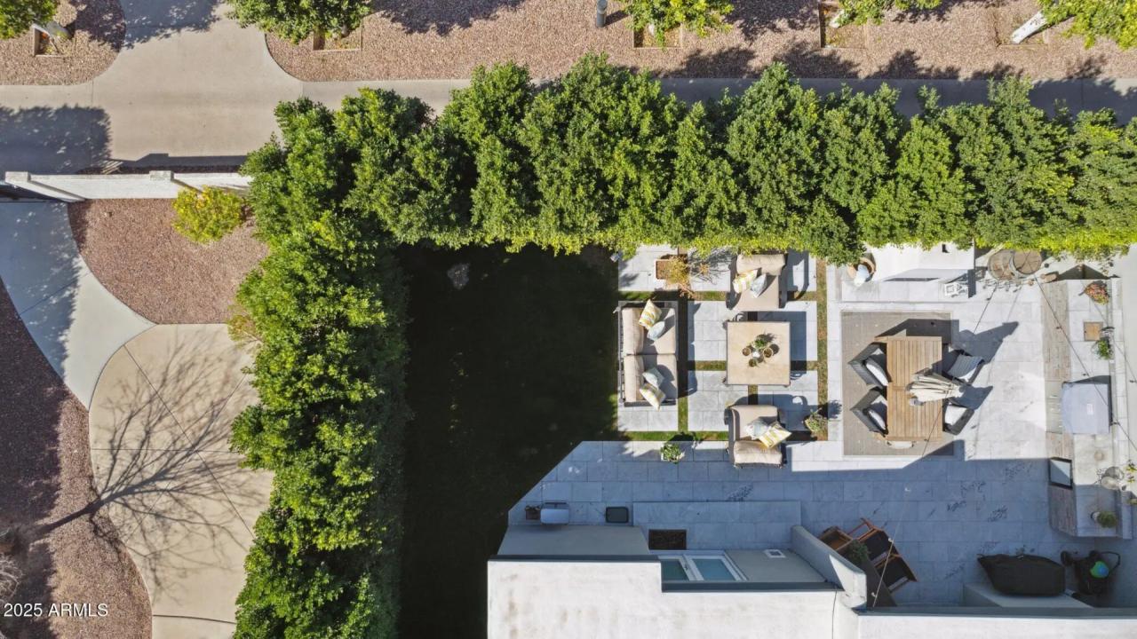 Real Estate Picture 50
