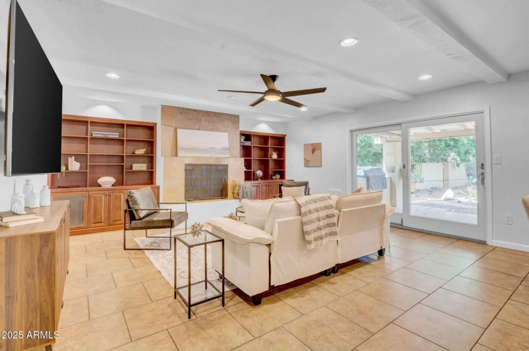 Real Estate Picture 15