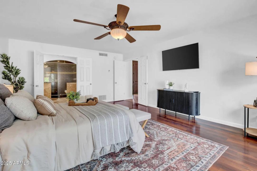 Real Estate Picture 20