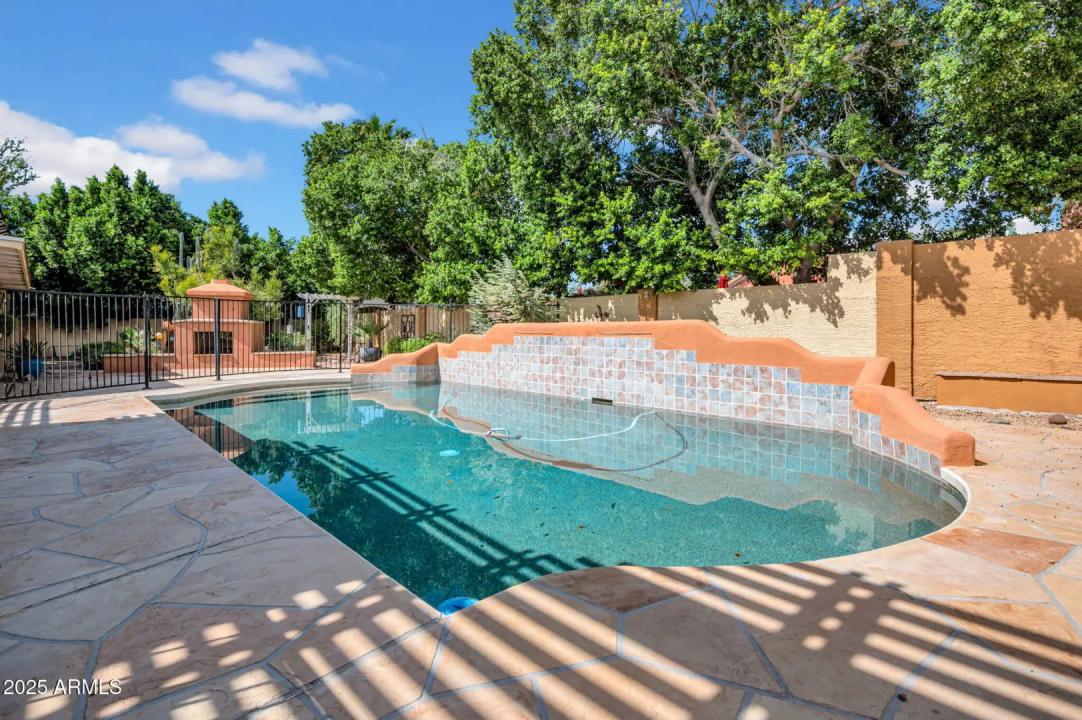 Real Estate Picture 34