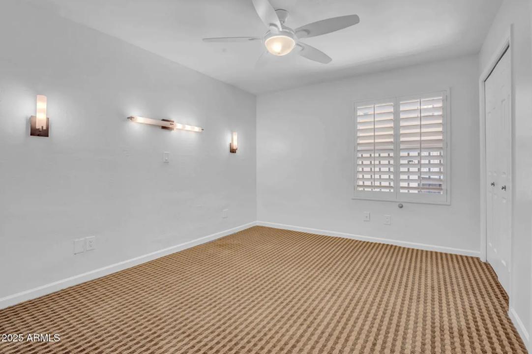 Real Estate Picture 24