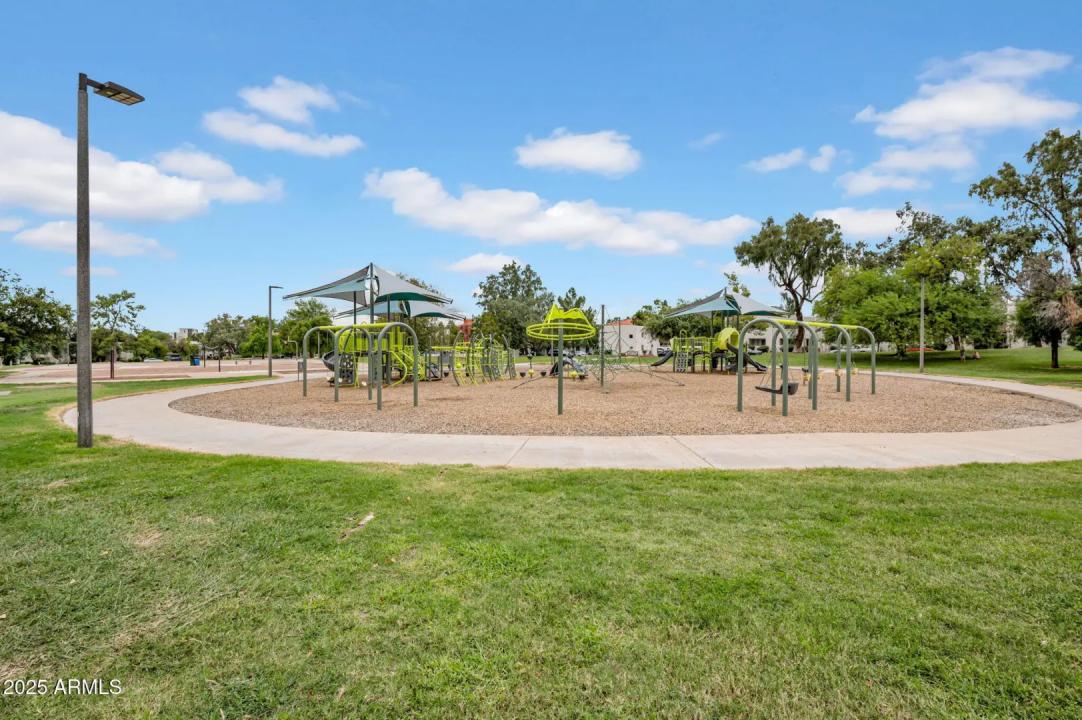 Real Estate Picture 39
