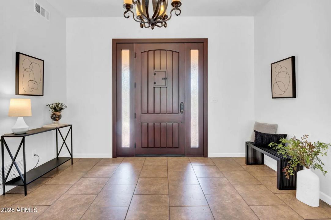 Real Estate Picture 4