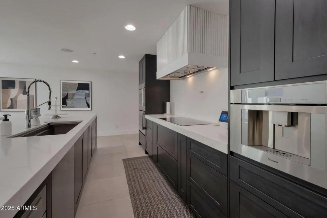 Real Estate Picture 10