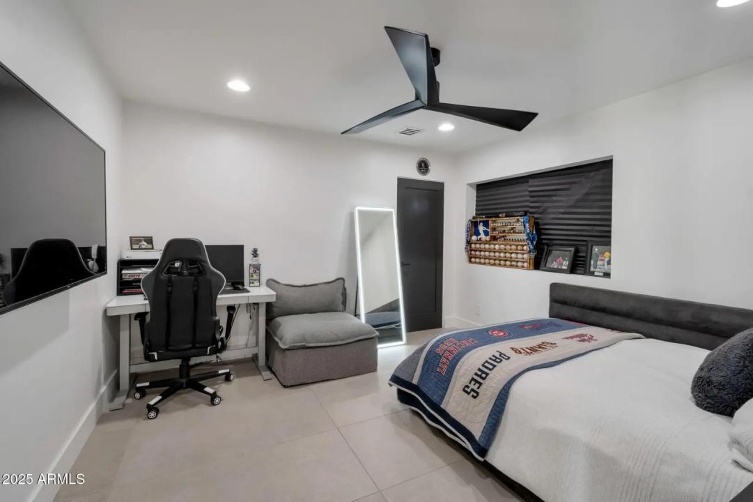 Real Estate Picture 23