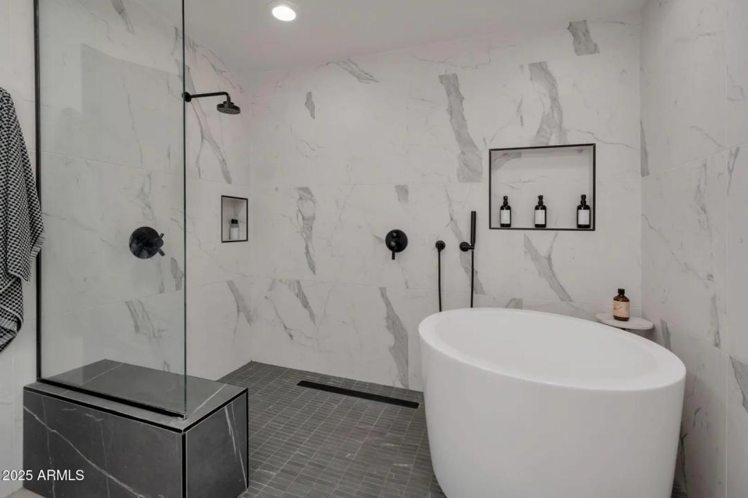 Real Estate Picture 25