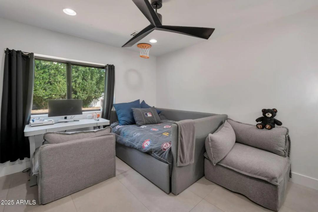 Real Estate Picture 26