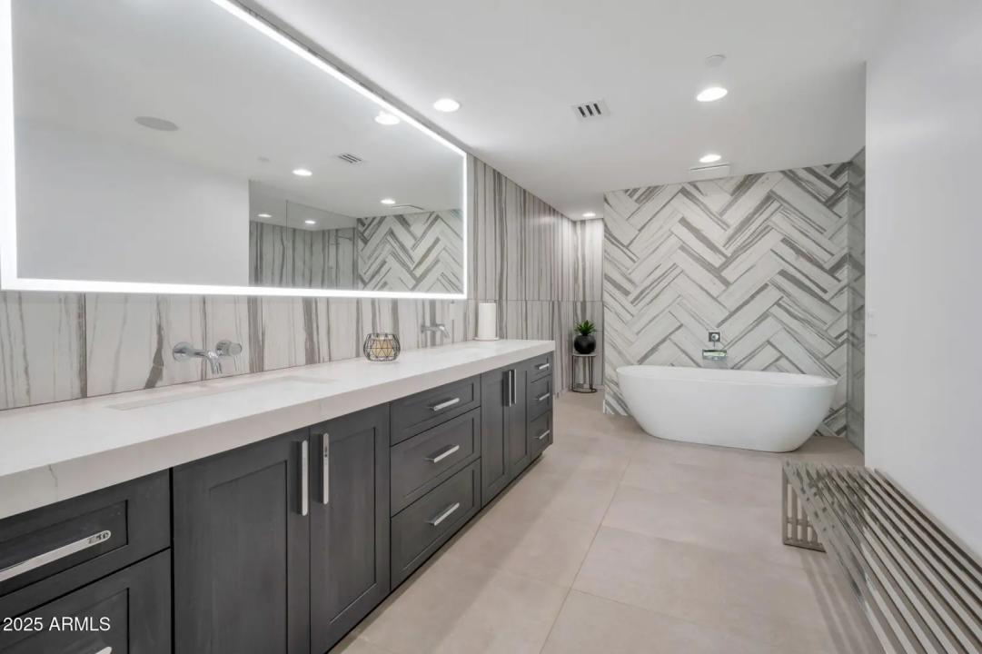 Real Estate Picture 19
