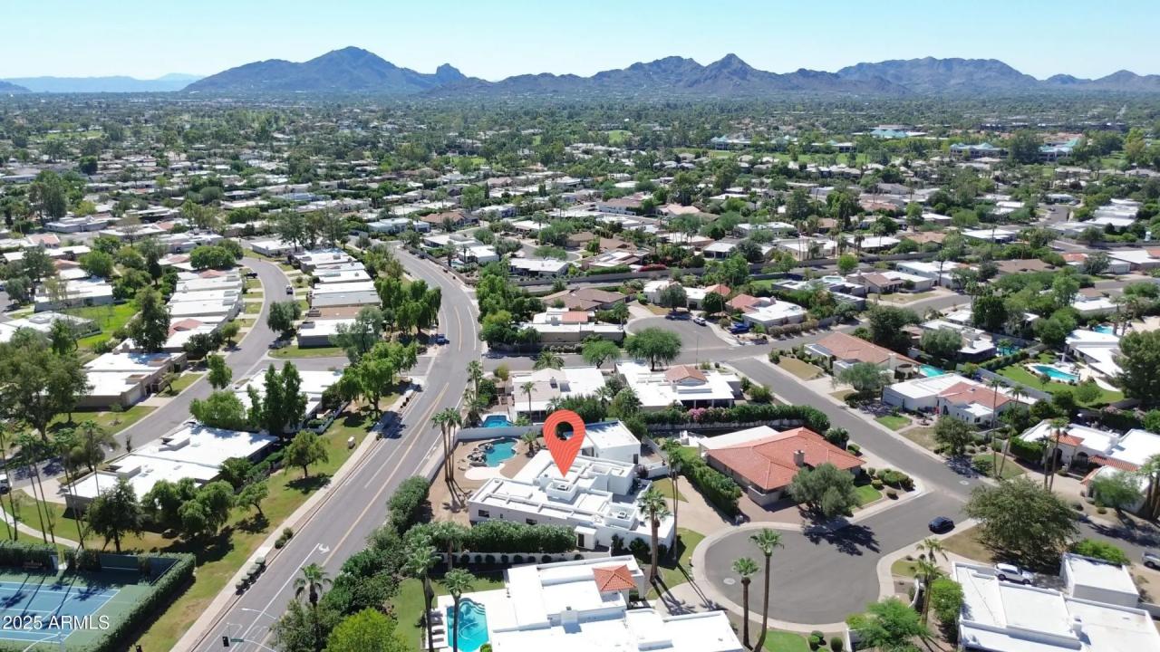 Real Estate Picture 3