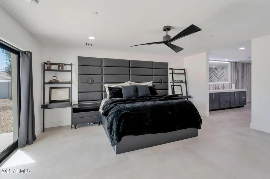 Real Estate Picture 17