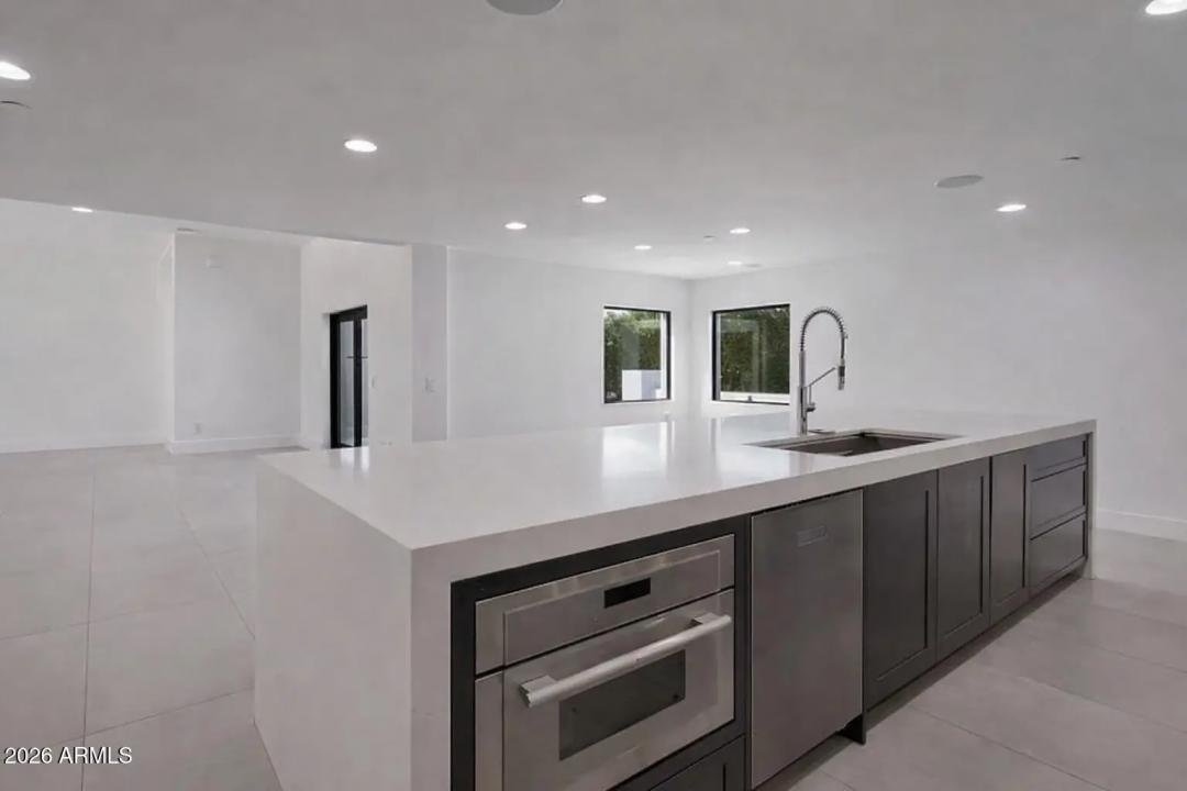 Real Estate Picture 17