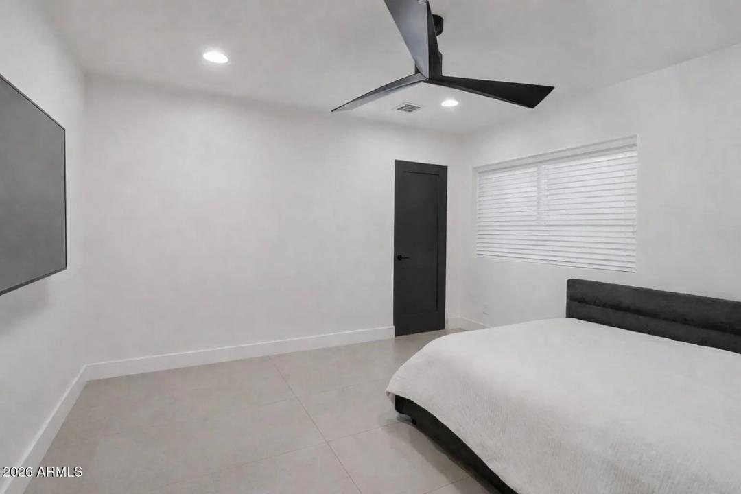 Real Estate Picture 23