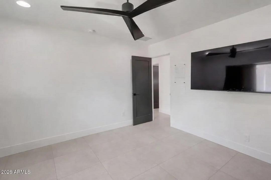 Real Estate Picture 24