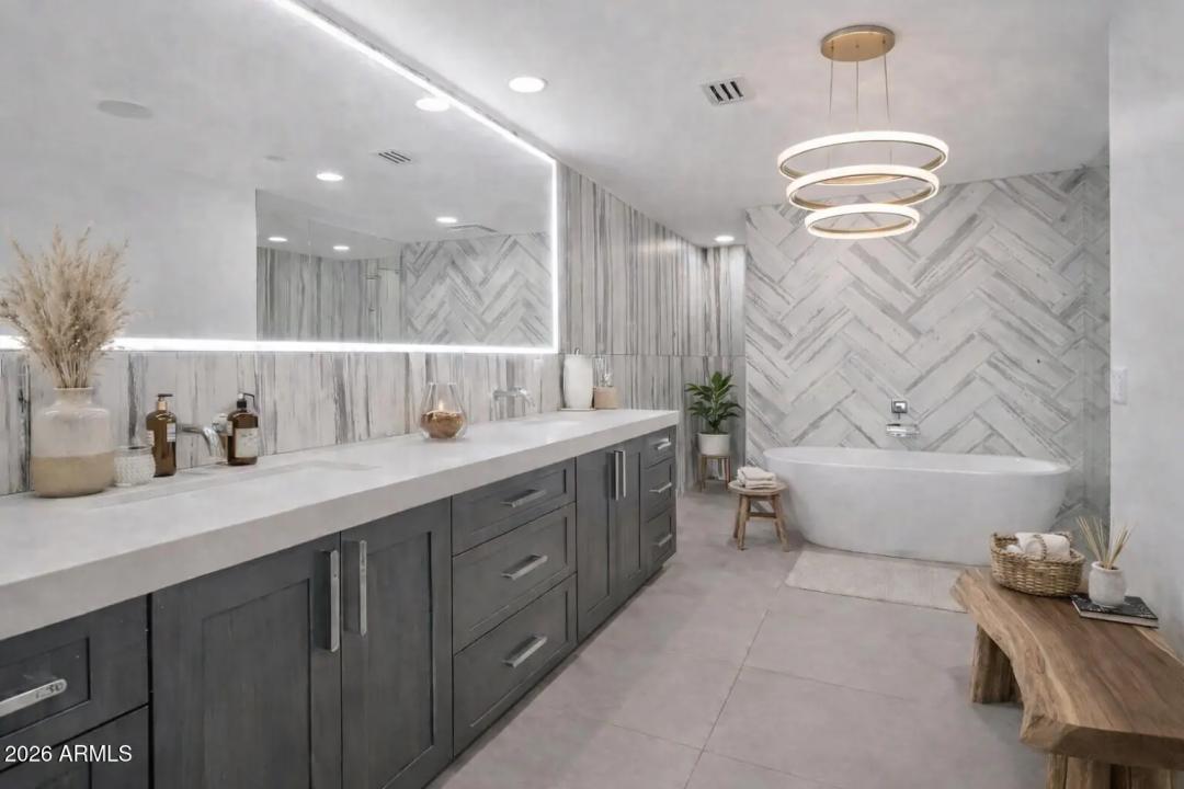 Real Estate Picture 15