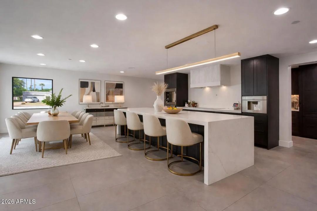 Real Estate Picture 9