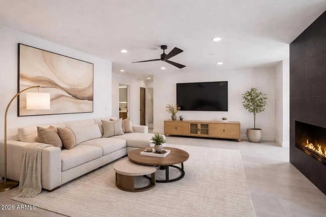 Real Estate Picture 10