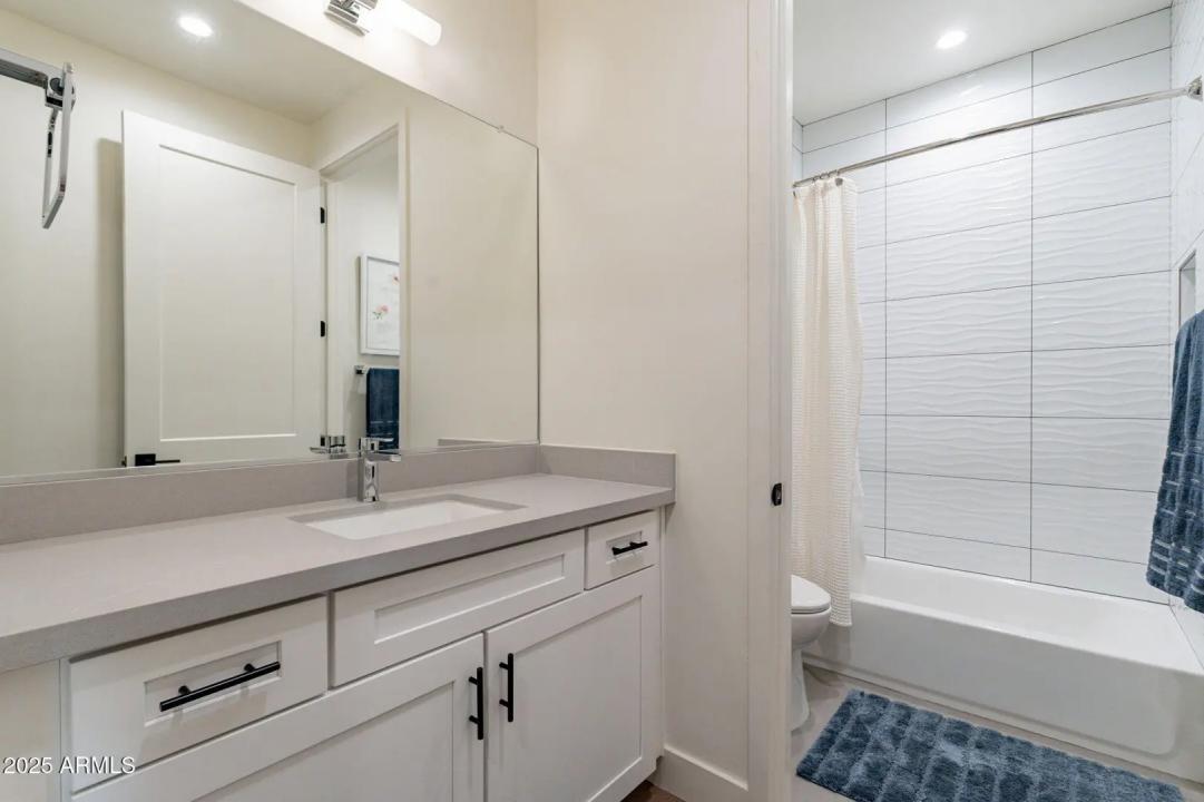 Real Estate Picture 19