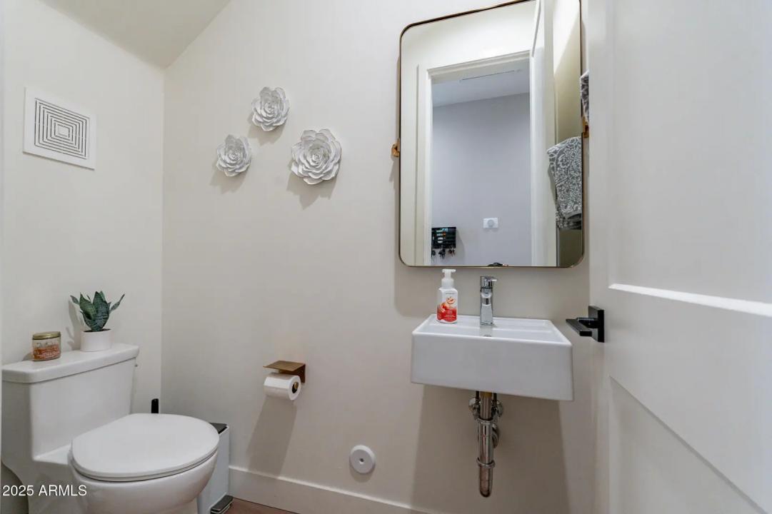 Real Estate Picture 13