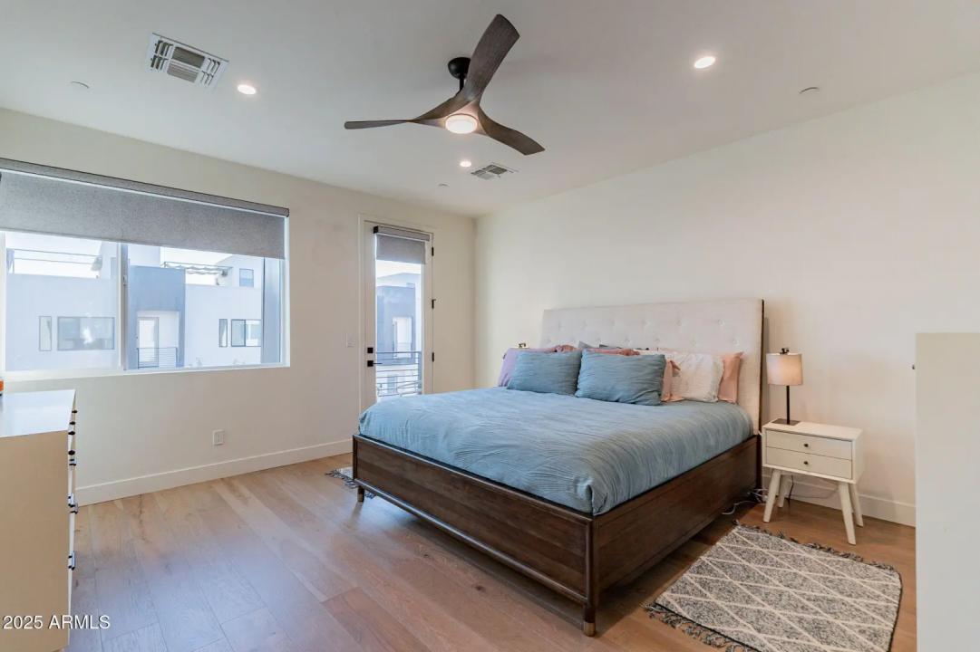 Real Estate Picture 14