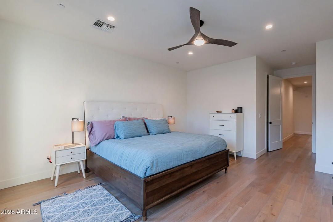 Real Estate Picture 15
