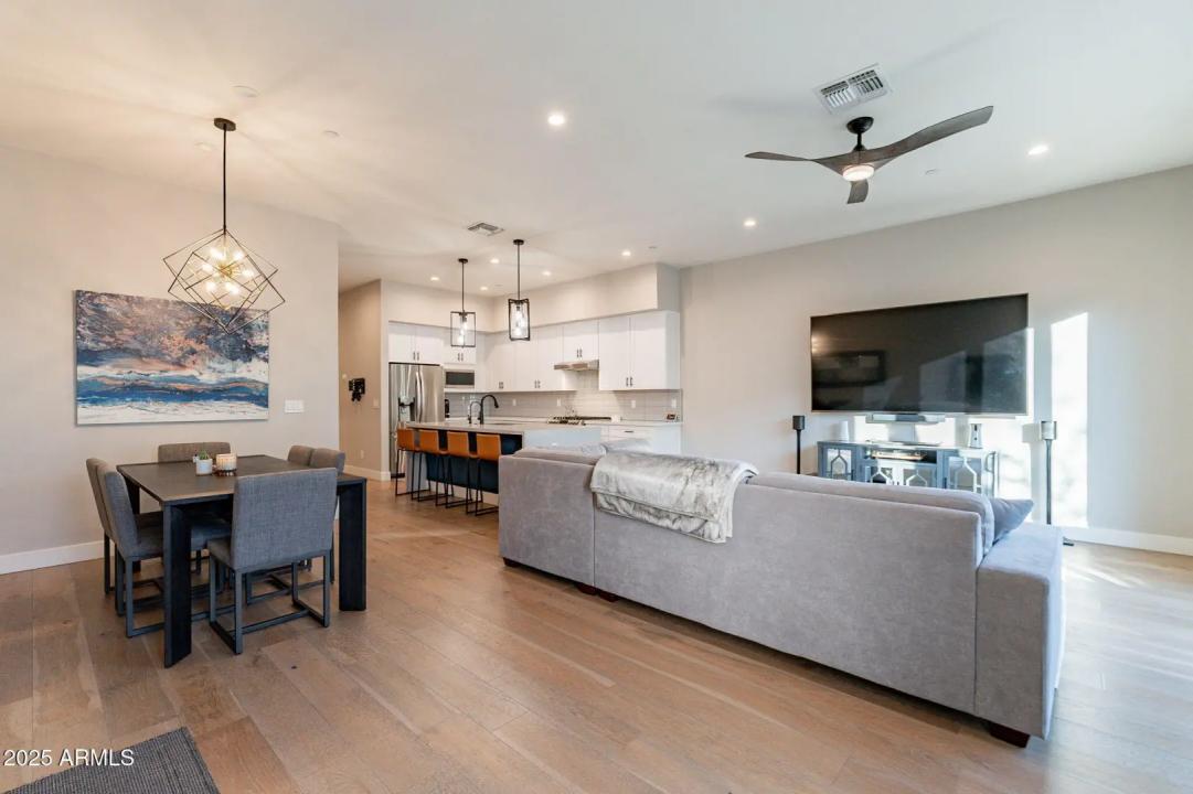Real Estate Picture 3