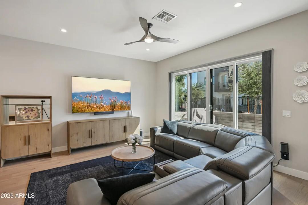 Real Estate Picture 14