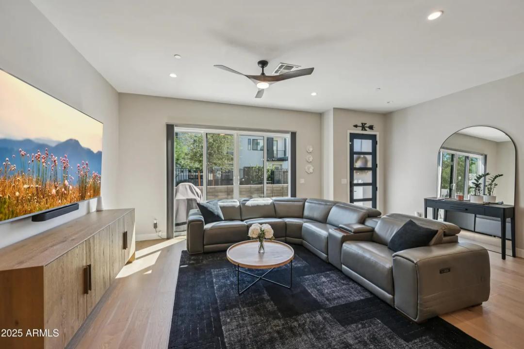 Real Estate Picture 3