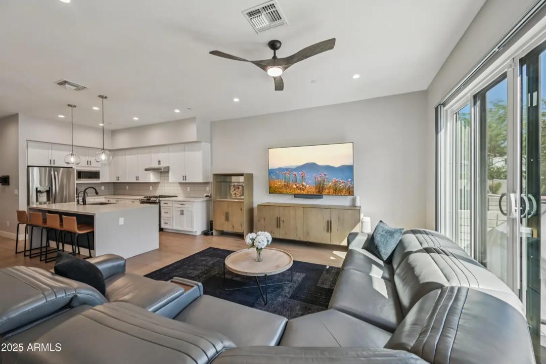 Real Estate Picture 15