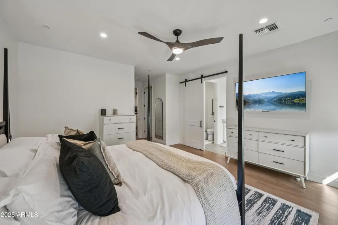 Real Estate Picture 20
