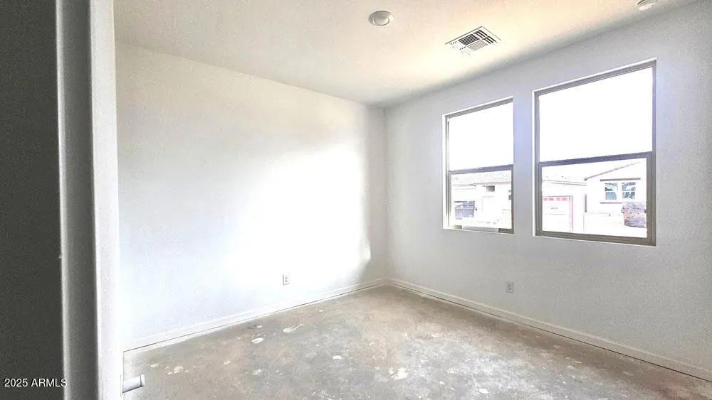 Real Estate Picture 4