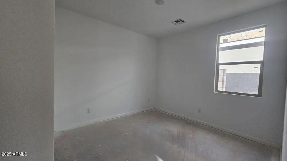 Real Estate Picture 6