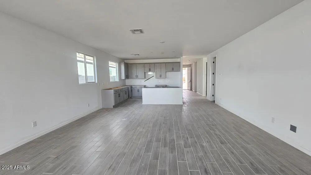 Real Estate Picture 12