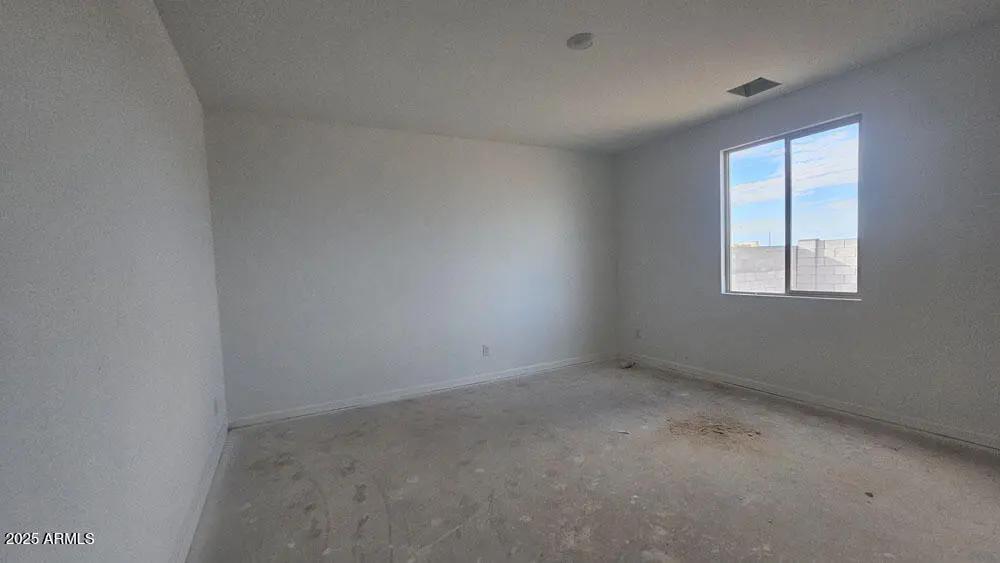 Real Estate Picture 14