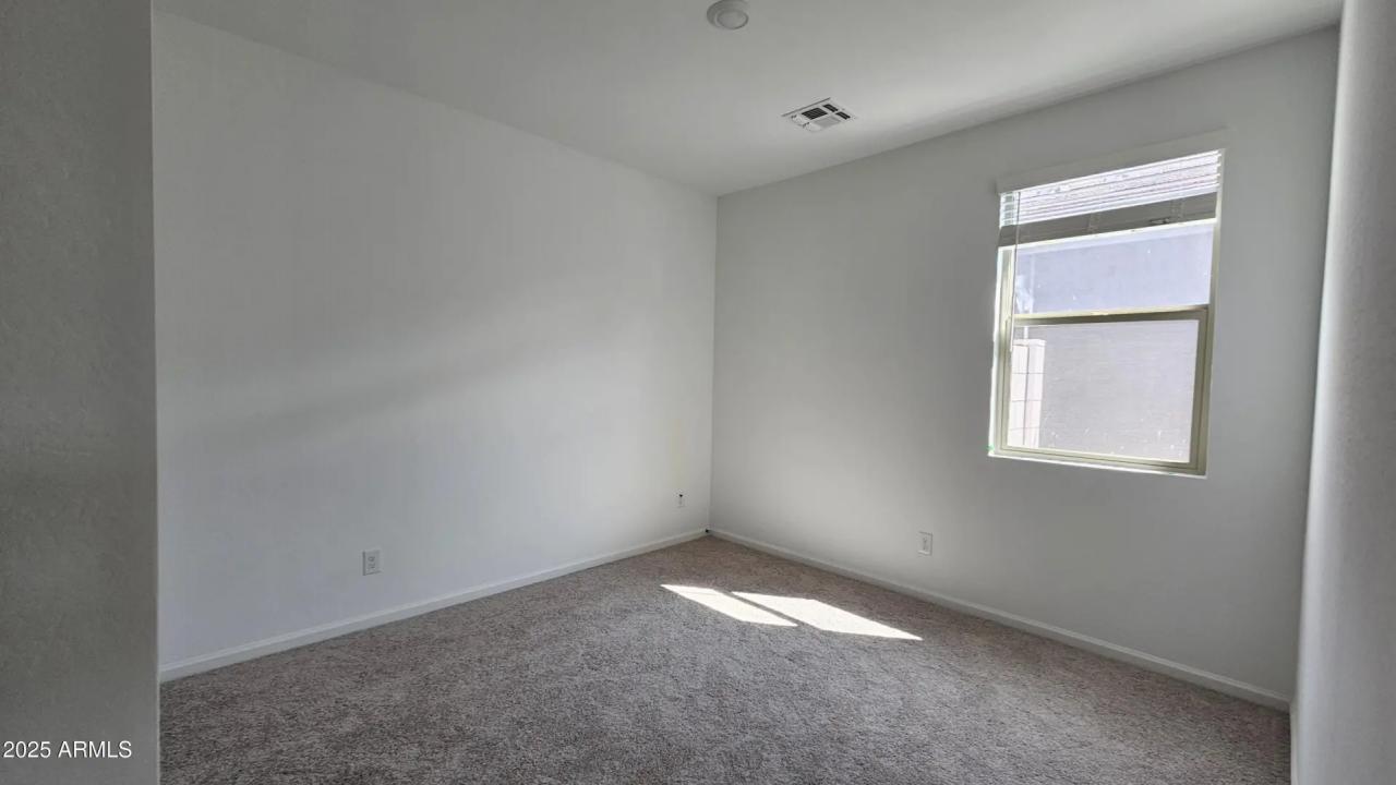 Real Estate Picture 6